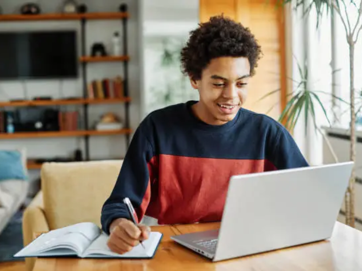 This course is designed for students who want a smarter, more organized approach to Digital SAT preparation.